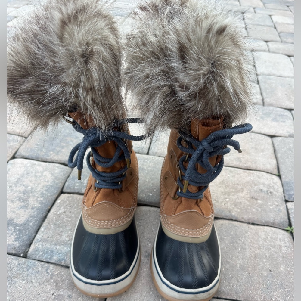 LIKE NEW! SOREL Women's Joan of Arctic Waterproof Winter Boots - Size 7.5
